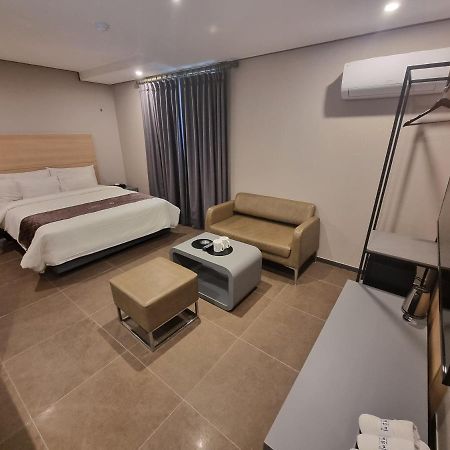 Yeoubi Hotel Jinju Eksteriør billede