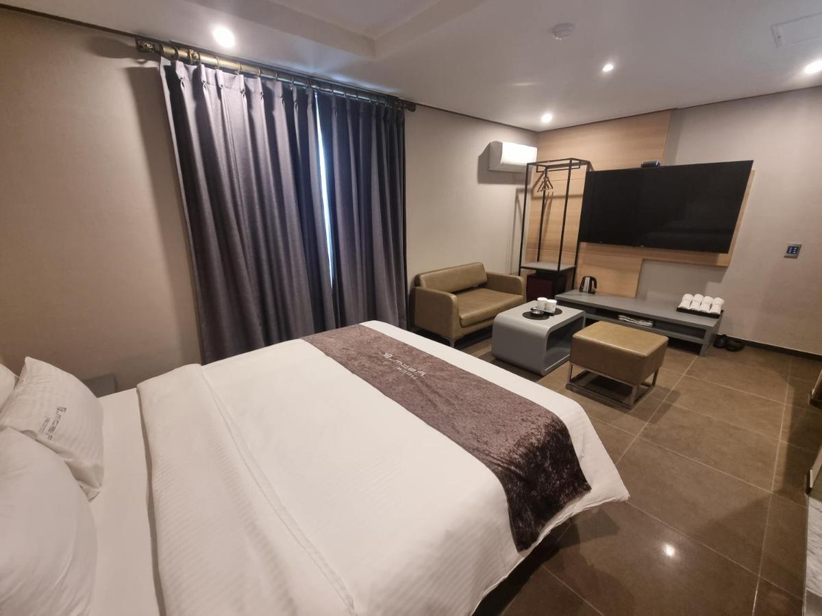 Yeoubi Hotel Jinju Eksteriør billede